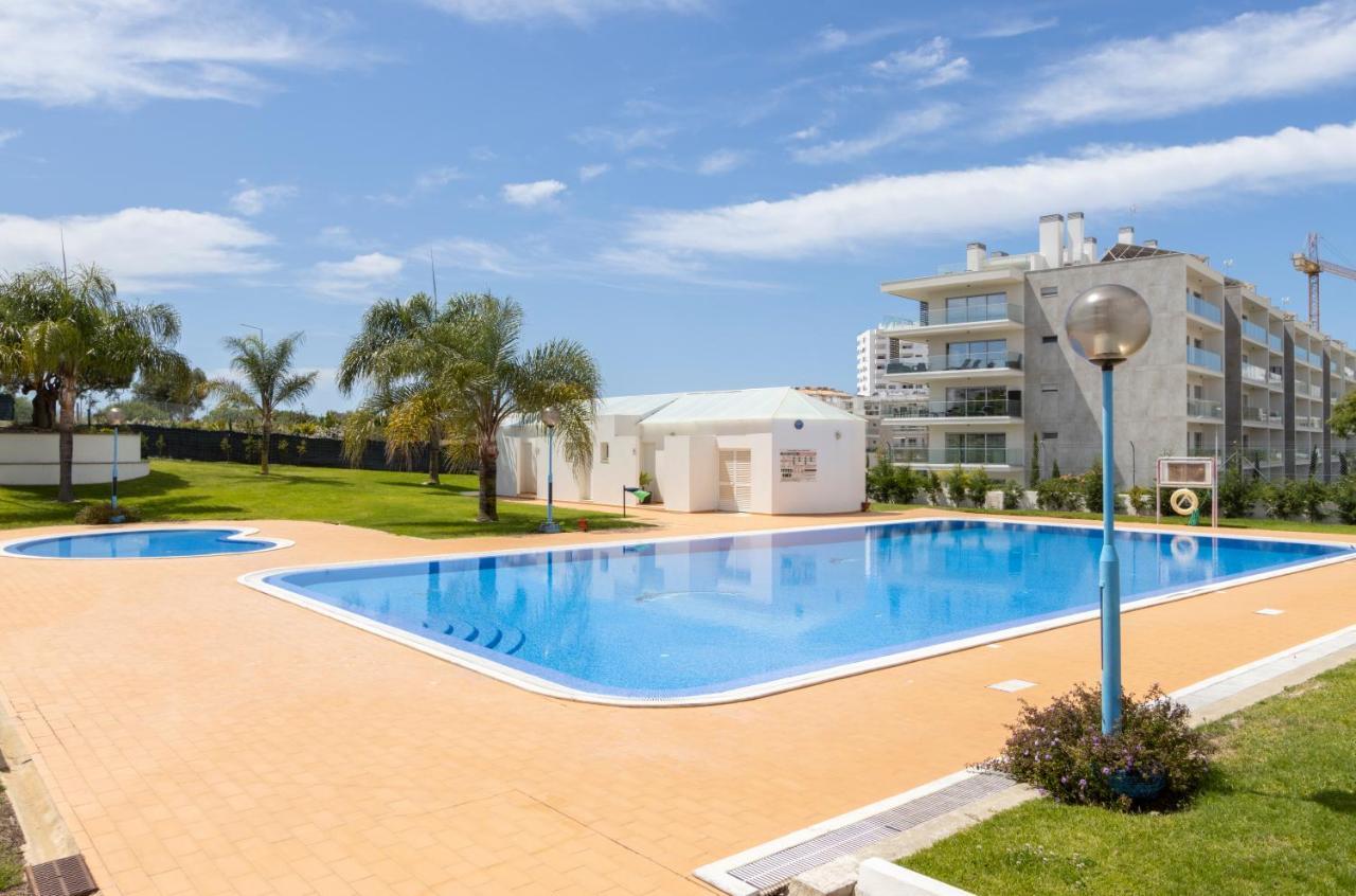 Spaceful Apartment In Albufeira Eksteriør bilde