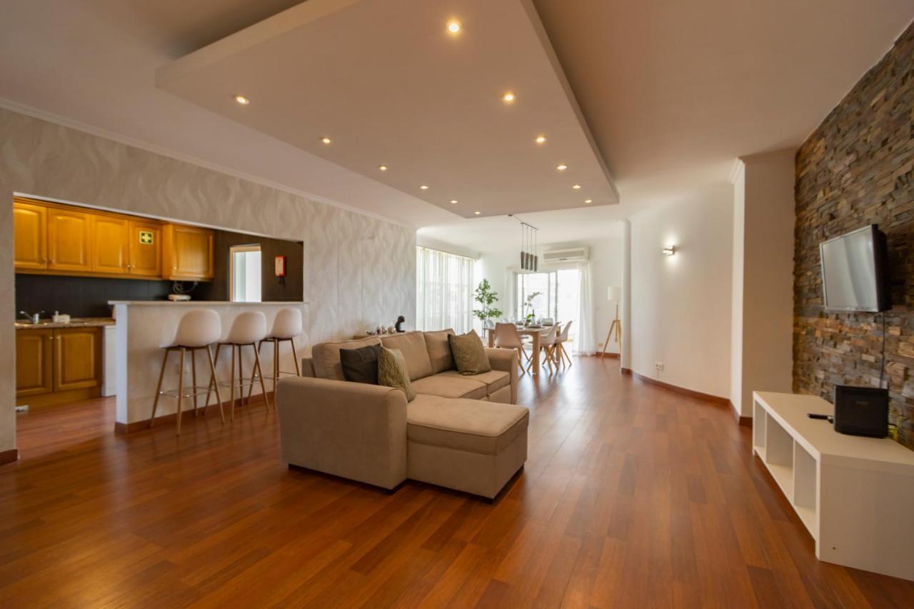 Spaceful Apartment In Albufeira Eksteriør bilde