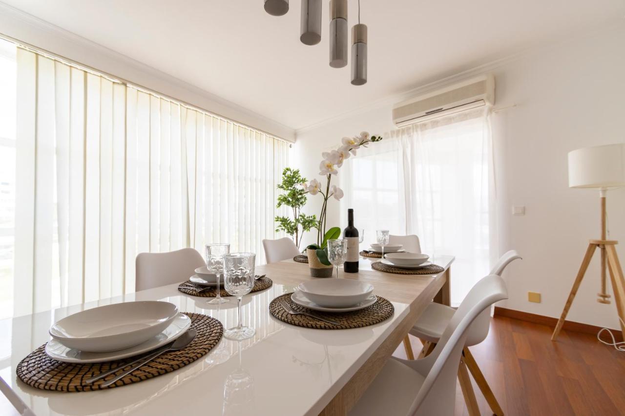 Spaceful Apartment In Albufeira Eksteriør bilde