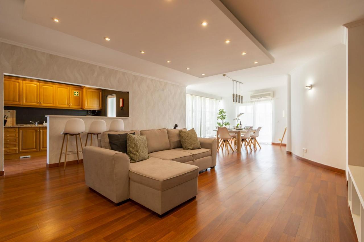 Spaceful Apartment In Albufeira Eksteriør bilde
