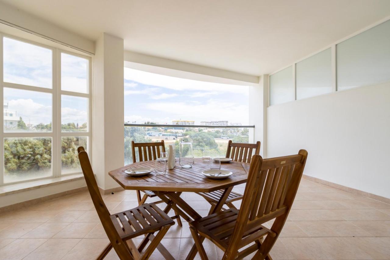 Spaceful Apartment In Albufeira Eksteriør bilde